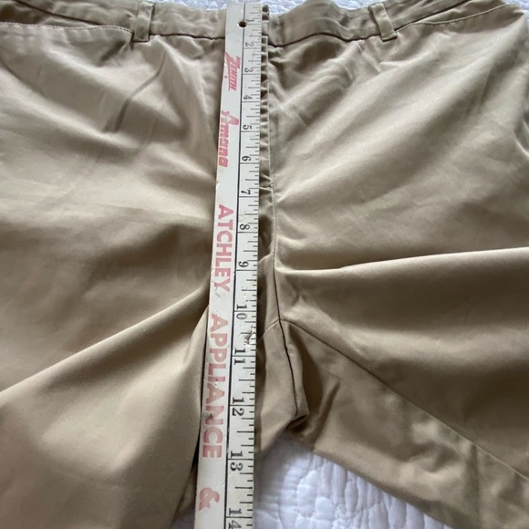 Liz Claiborne Jackie Bermuda Shorts Tan Classic Style Mid Rise Size 10 - Picture 10 of 11